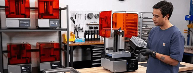 Training in working with a 3D printer or 3D scanner